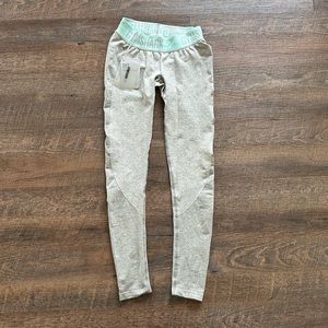 Womens GYMSHARK size XS NWT Flex Leggings V3, versatile grey color,m